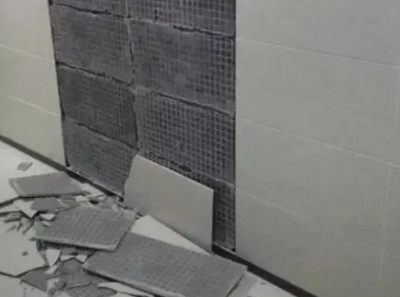 鄱阳瓷砖空鼓维修公司分享下鄱阳墙砖松动维修的知识